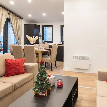 Sunnyhome Chalet, *