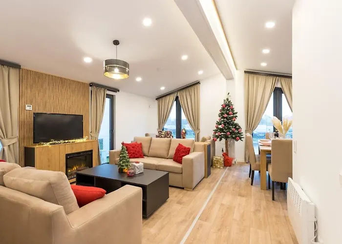 Sunnyhome Chalet, *